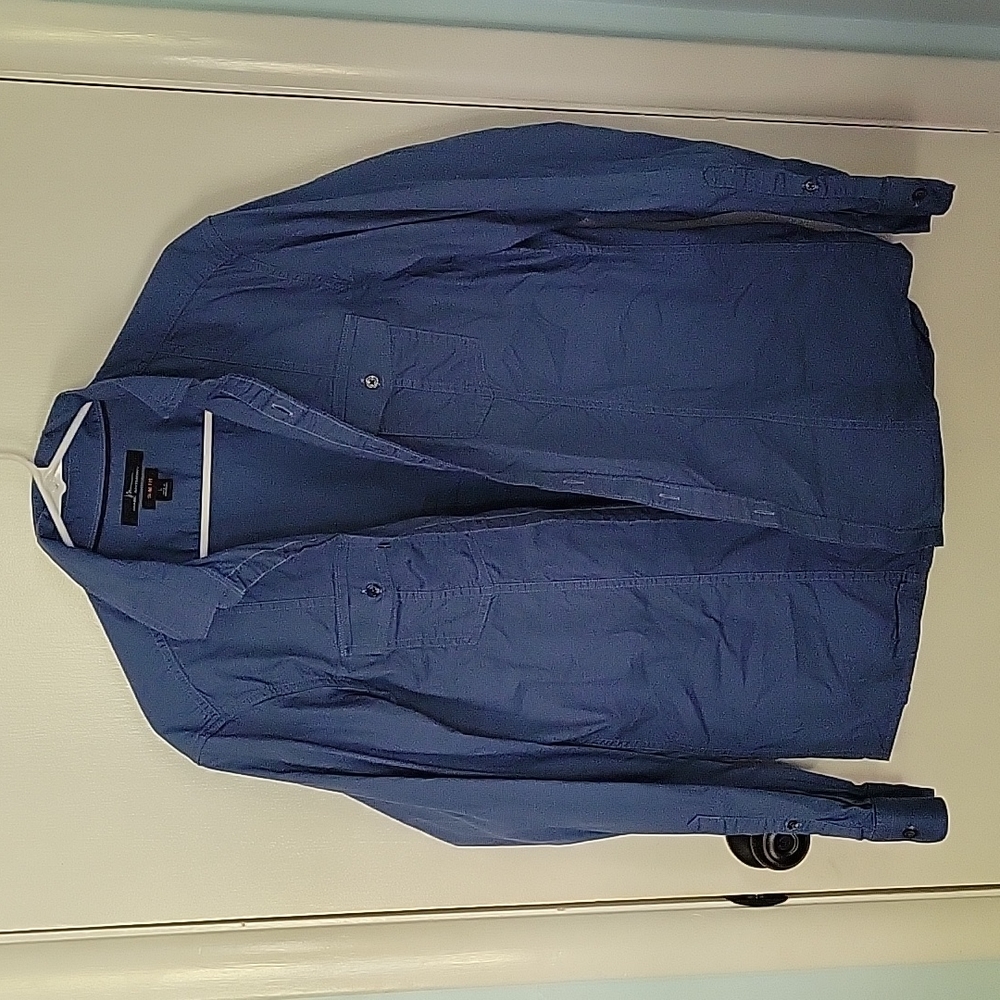Marc Anthony blue button up shirt
